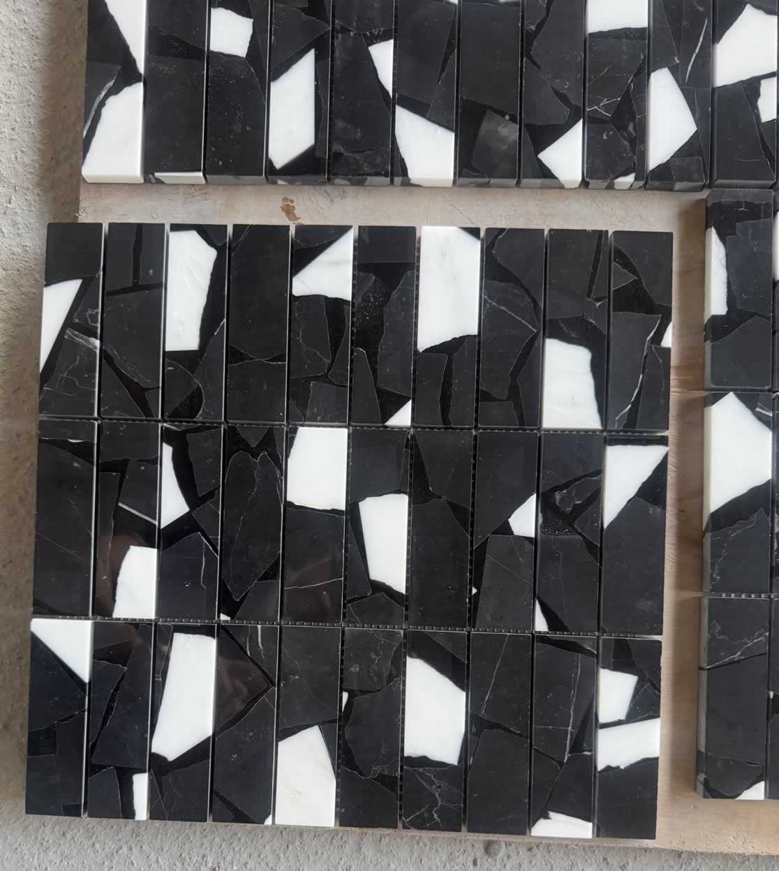 Nero Marquina + Oriental White Mosaic