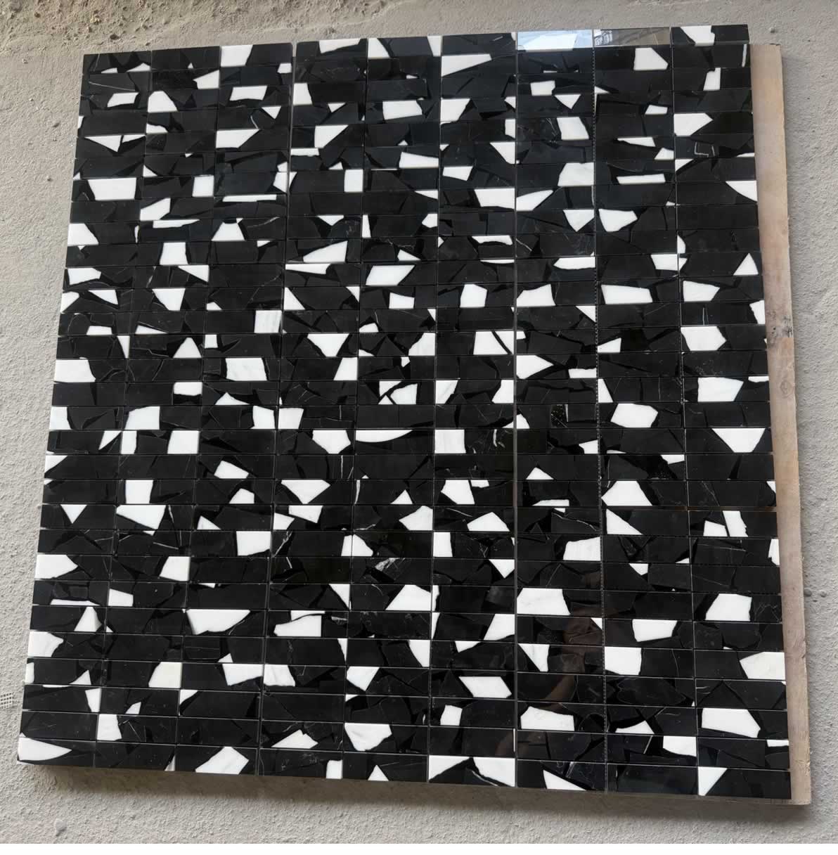 Nero Marquina + Oriental White Mosaic