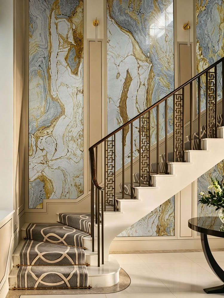 Versailles Gold