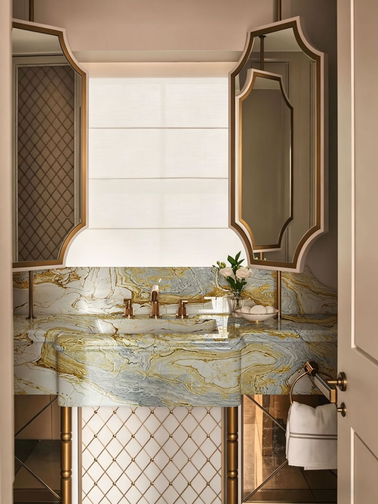 Versailles Gold