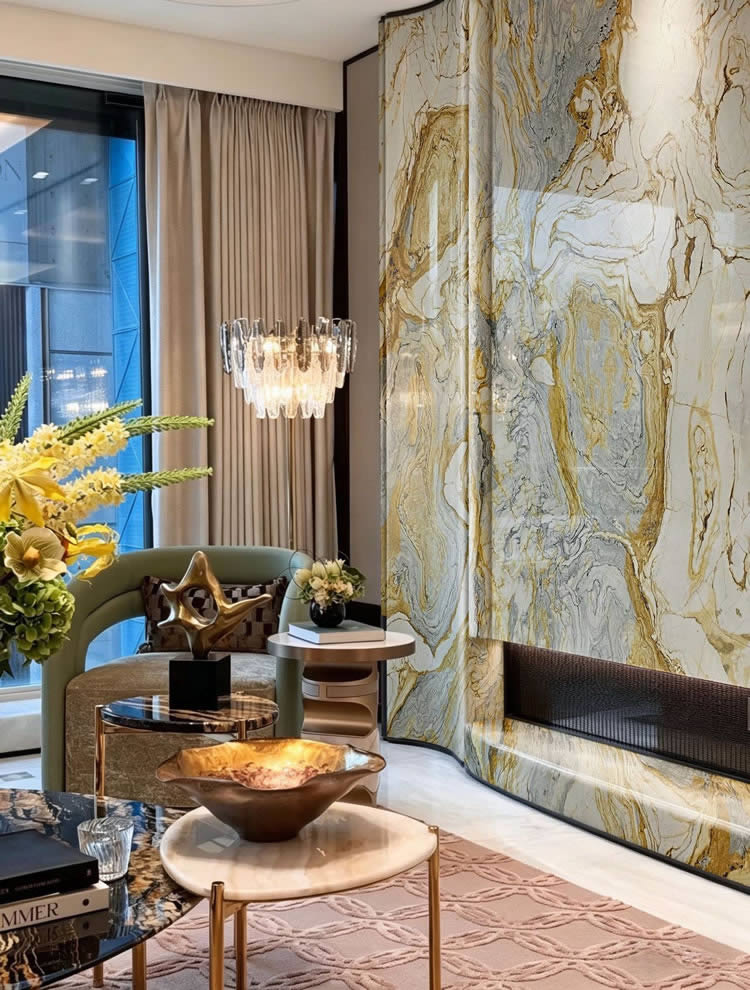 Versailles Gold